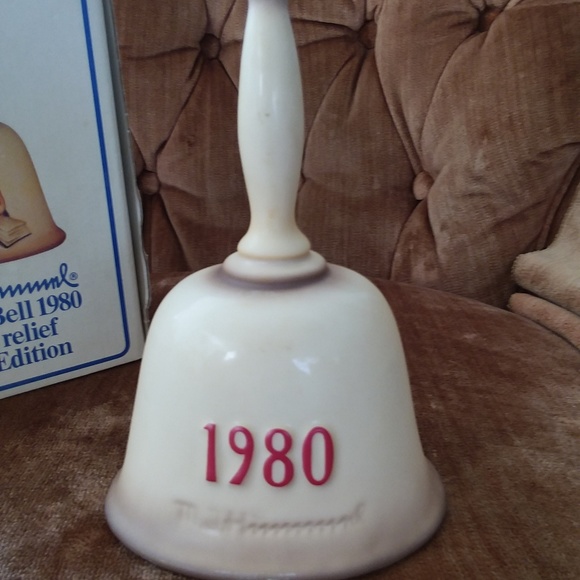 Hummel Annual Bell and Box From 1980 - Picture 3 of 6